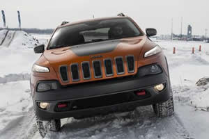 2016 Jeep Cherokee Trailhawk - front view