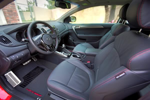 Forte Koup - interior front seats